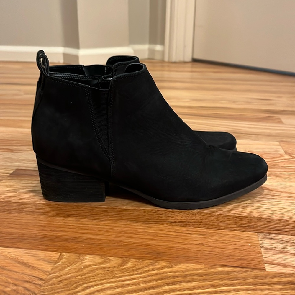 Blondo Valli Waterproof Suede Booties
